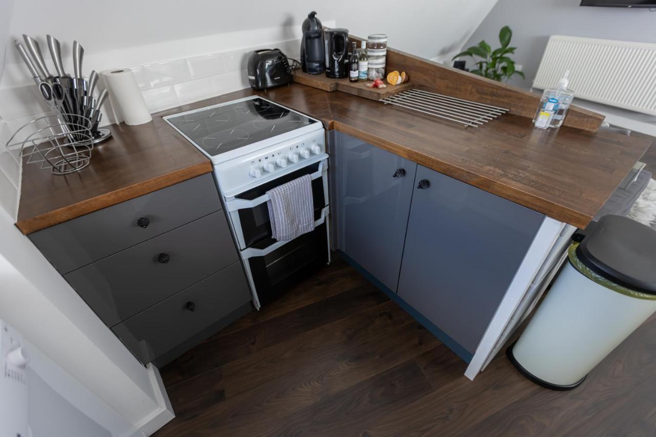 Beautiful Detached 1 Bedroom Apartment Eltham Bagian luar foto